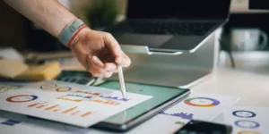 Coût ou qualité ? Trouver le bon équilibre avec un prestataire informatique nearshore 