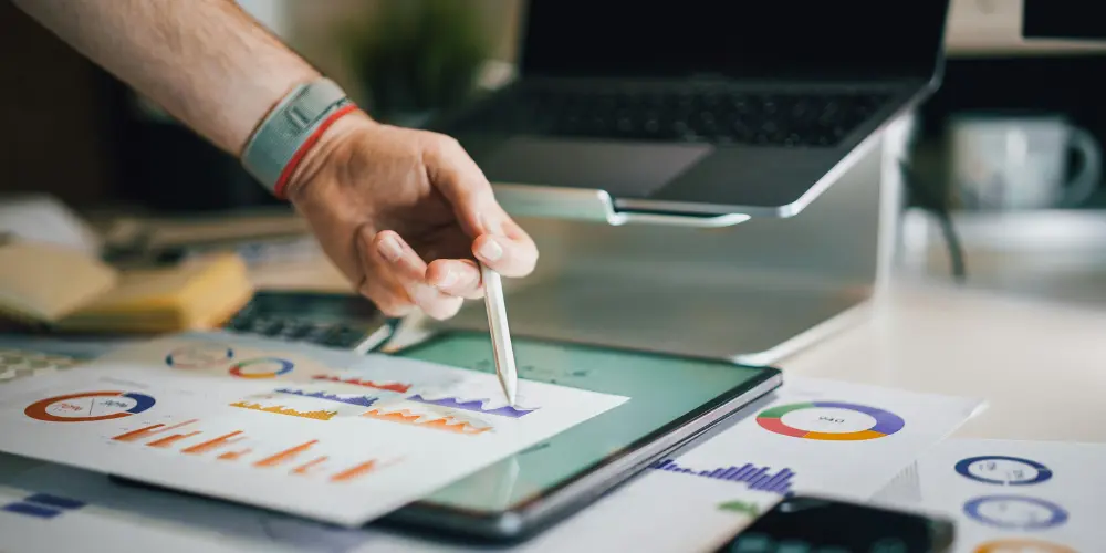 Coût ou qualité ? Trouver le bon équilibre avec un prestataire informatique nearshore 